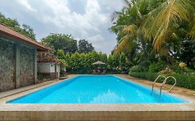 RedDoorz Plus near Kemang Raya